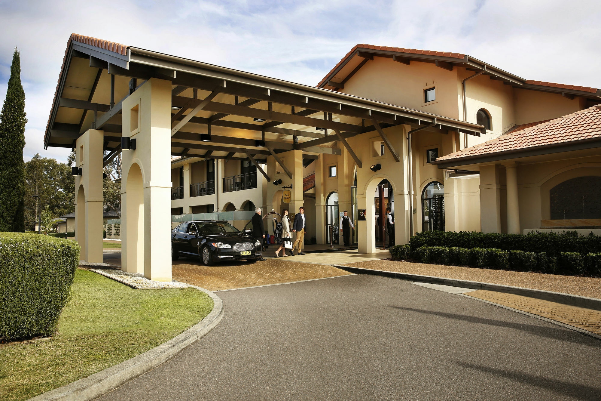 Chateau Elan At The Vintage Pokolbin Exterior foto Clubhouse at The Lakes Golf Club